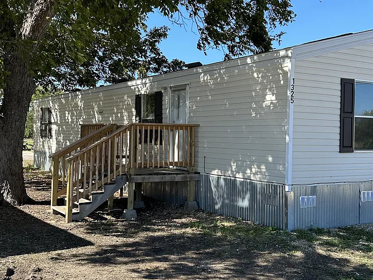 1325 Harris Hill Rd — Photo 1