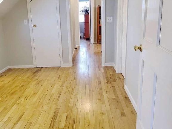 5th image of 37 Alcolade Dr E
