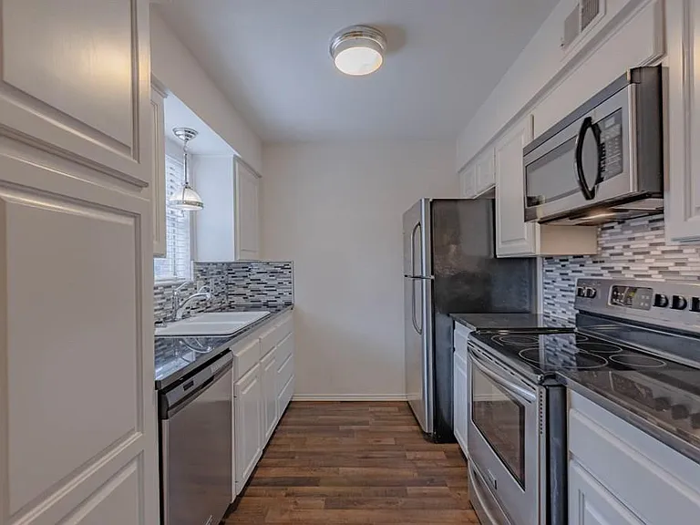 3310 Tanglewood Ln #1 — Photo 1