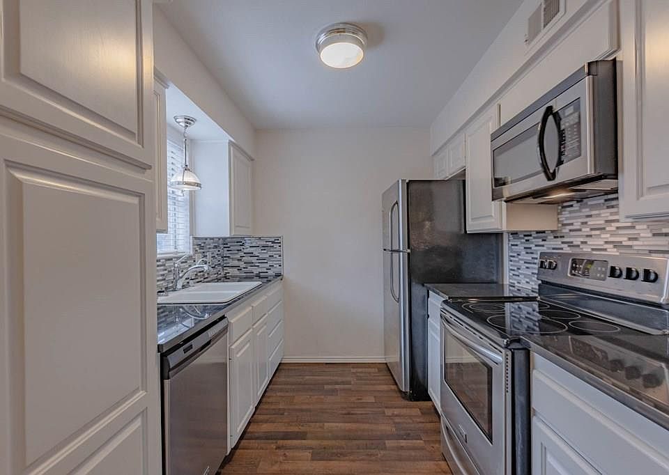 1st image of 3310 Tanglewood Ln #1