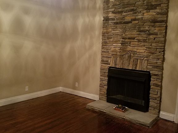 2nd image of 203 Vine St