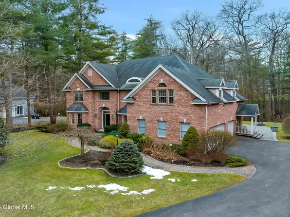 823 Greenthorne Boulevard, Guilderland, NY 12303