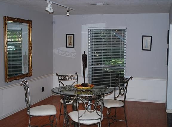 3rd image of 3809 Treeline Dr