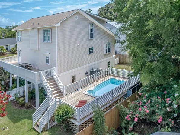 214 Peninsula Drive, Carolina Beach, NC 28428