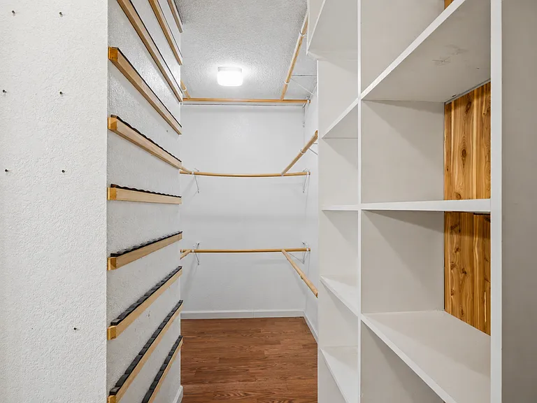 265 E Dove Rd — Photo 35