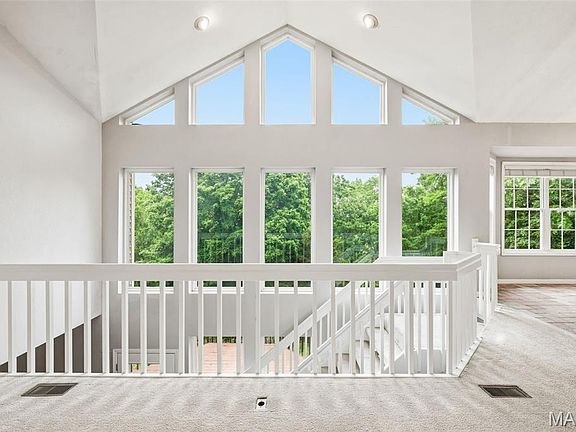 5th image of 5063 Oak Bluff Dr