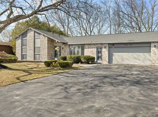 23 Woodsmoke Ln, Rochester, NY 14612