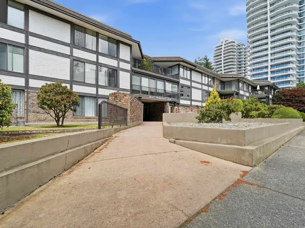 1437 Foster St #104, White Rock, BC V4B 3X6