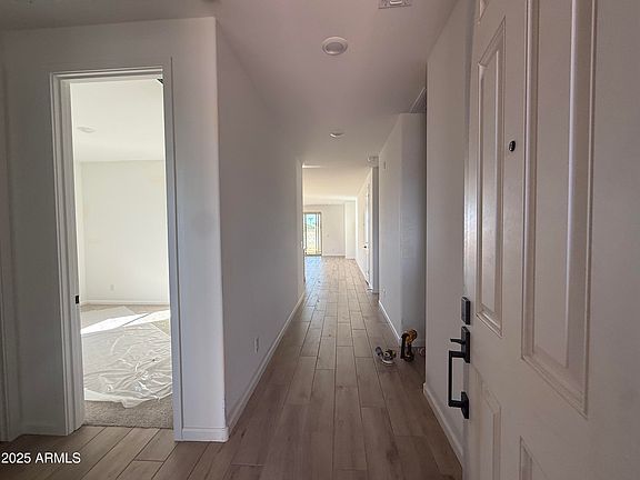 4th image of 9620 W TAMARISK Avenue