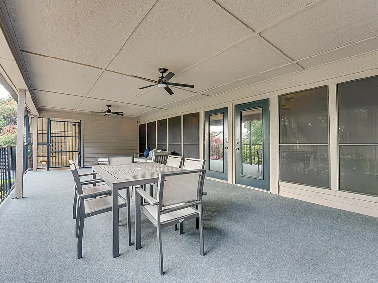 Indian Creek Apartments — Photo 24