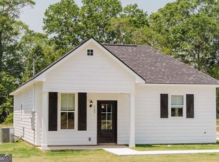 110 Pine Point Cir, Sylvester, GA 31791