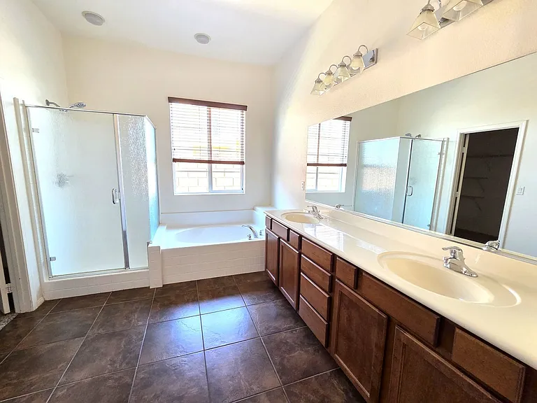 6566 Brooklyn Heights St — Photo 13