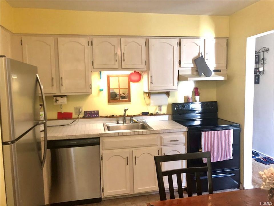 1st image of 12 Cromwell Pl APT D
