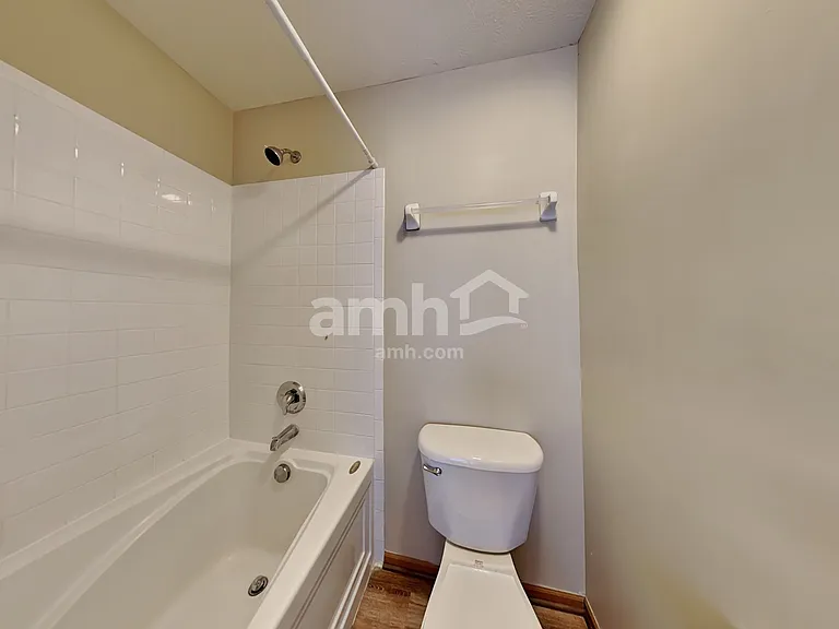 353 W Hunters Dr — Photo 14