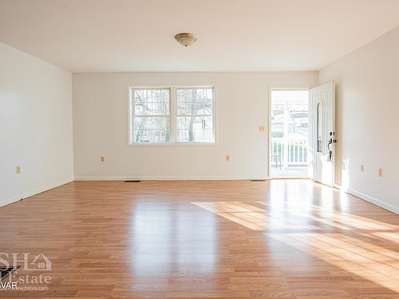 4th image of 108 N Highland St