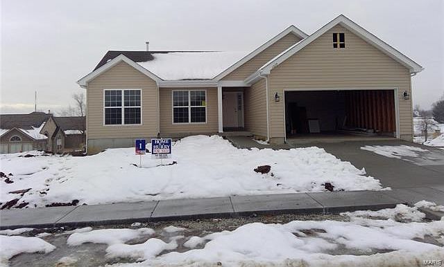2nd image of 1329 Stone Hill Dr