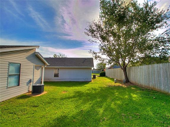 3rd image of 2840 SE 89th Ter