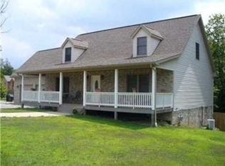 6165 Tuscarawas Rd, Industry, PA 15052