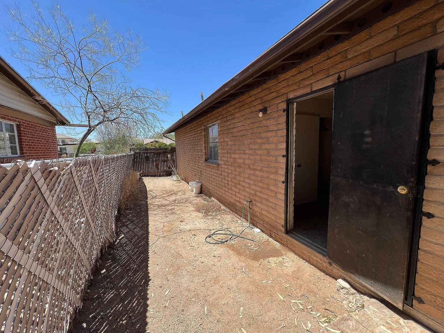 2 bed, 750 sqft, $995 — Photo 2