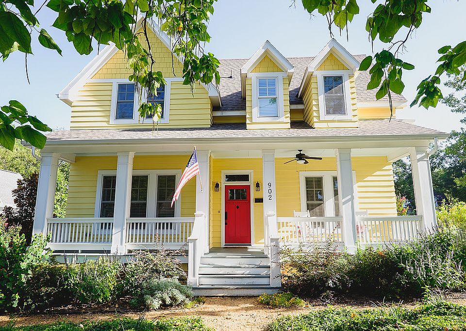 Beautiful Home w/ Apartment!
