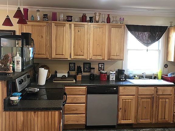 4th image of 223 Pecan Wood Dr