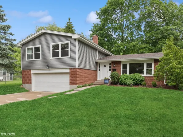 1200 Arbor Vitae Rd, Deerfield, IL 60015