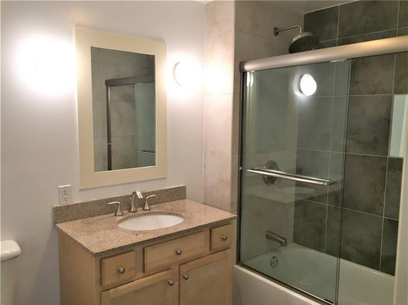 1 S Astor St APT 202