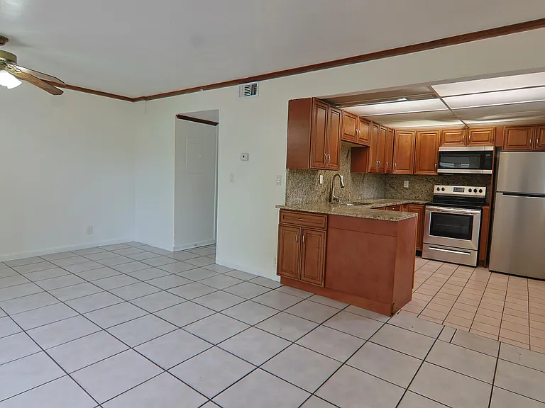 6636 SW 41st St #6636 — Photo 9