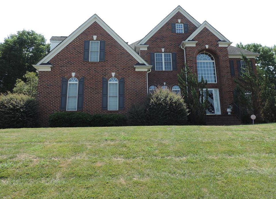 1st image of 1215 Bershire Ln