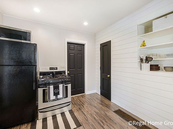 5th image of 3508 Barker St