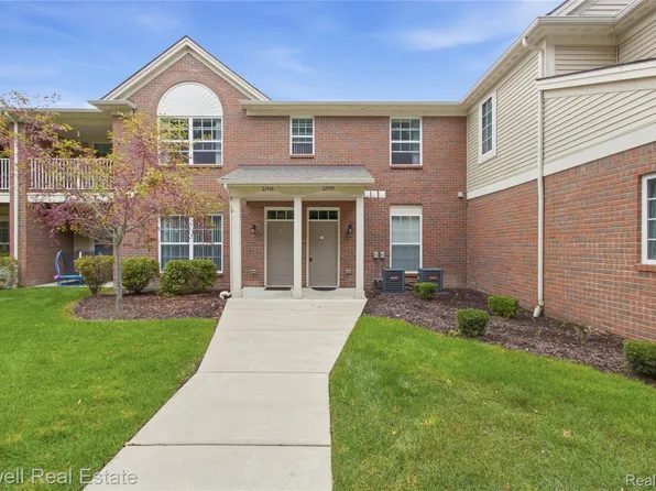 21950 Aberdeen Dr, Macomb, MI 48042