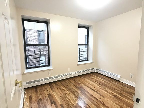 3rd image of 226 W 111th St APT 18