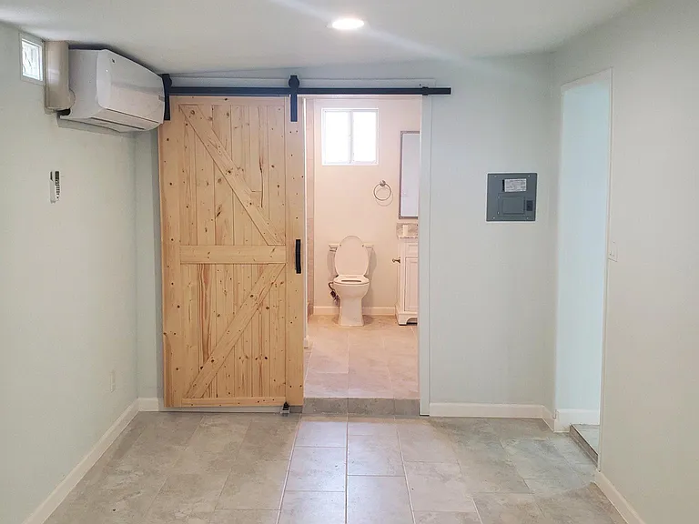 521 N Alameda Blvd — Photo 6