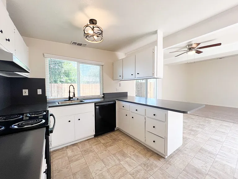 9379 Lujan Dr — Photo 11