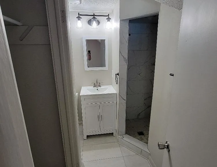 19 W Grady St #7 — Photo 6