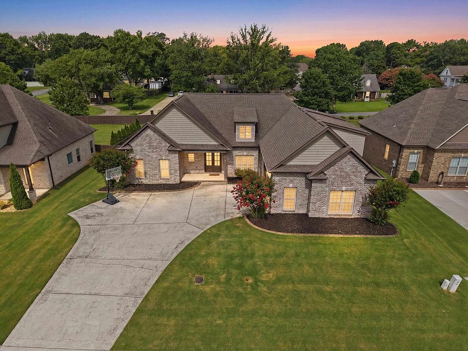 1st image of 22663 Bluffview Dr