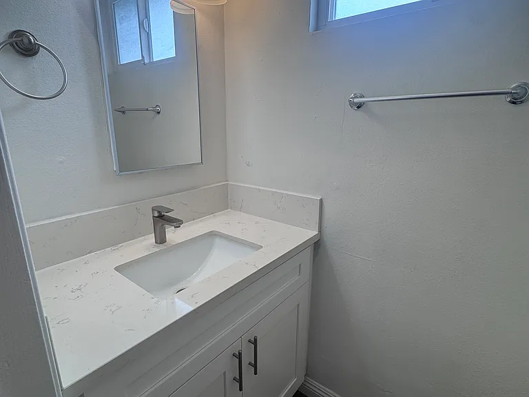 563 Emory St #563 — Photo 11