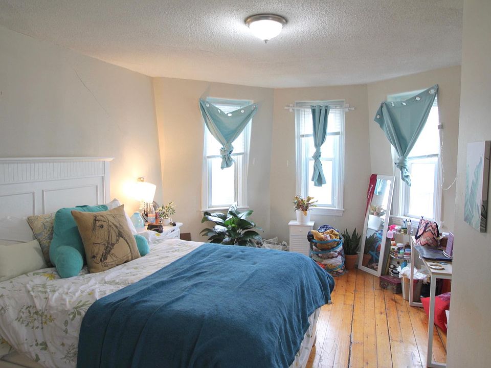 1st image of 155 Vinton St #1