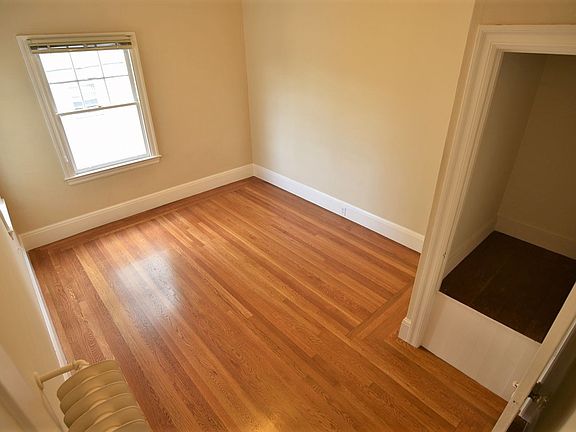 5th image of 747 Warfield Ave APT 2