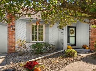 21 Pendleton Way, Bloomington, IL 61704