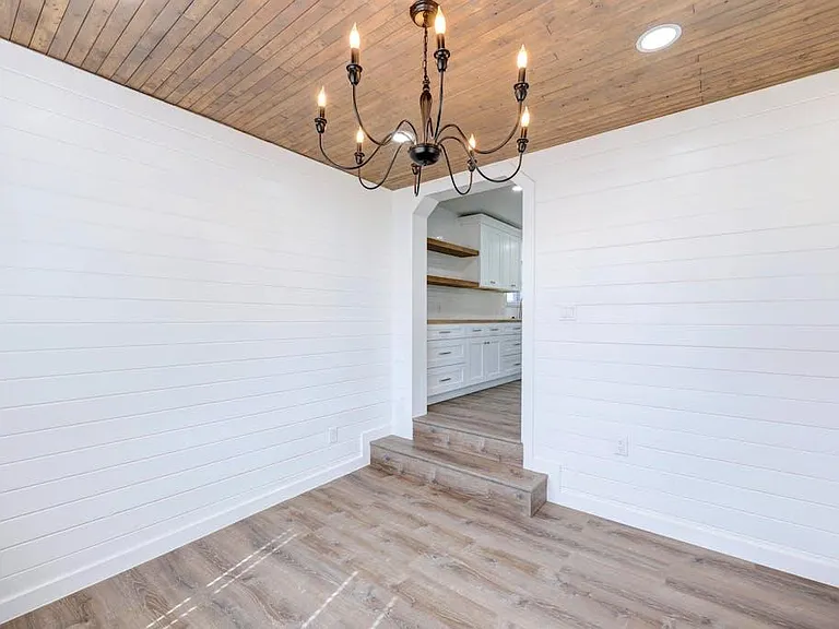 801 Salem Ln — Photo 6