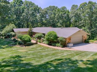 900 Twin Coves Rd, Lenoir City, TN 37772