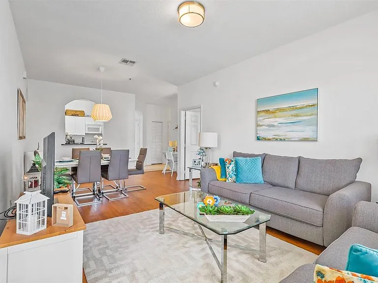 2310 Silver Palm Dr #201 — Photo 10
