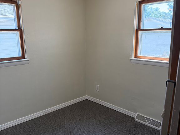 5th image of 2112 E Keys Ave