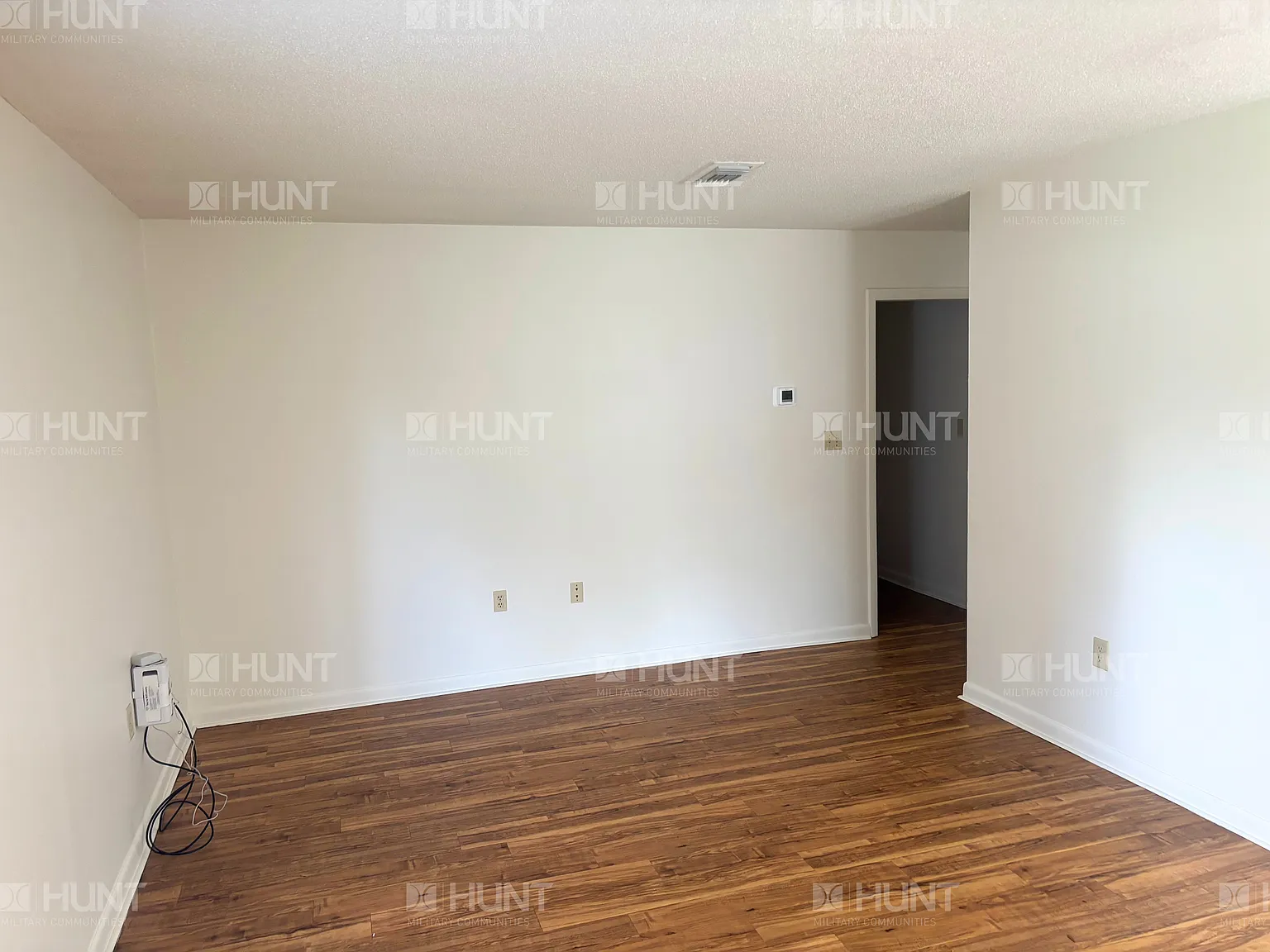 3 bed, 1.5 bath, 1304 sqft, $1,625 — Photo 2