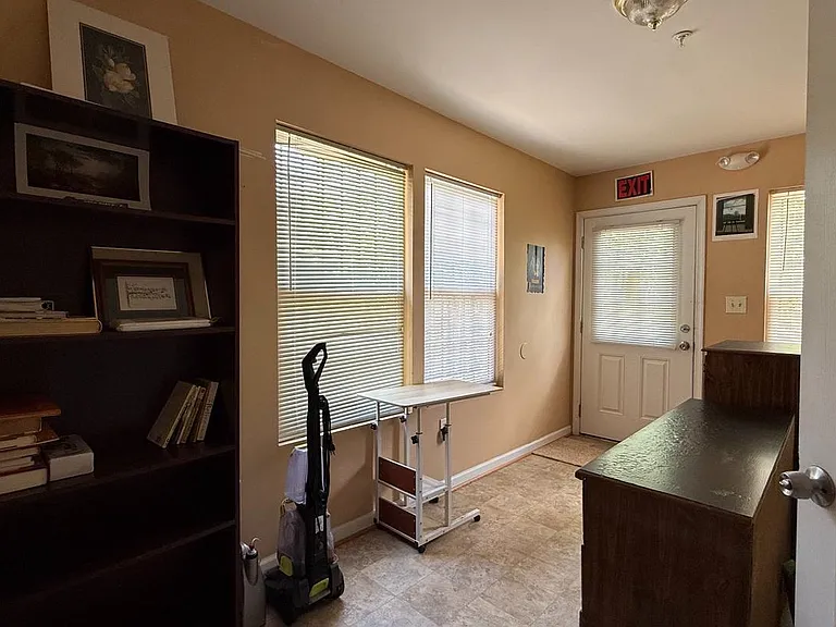 5212 Astor Pl SE — Photo 10