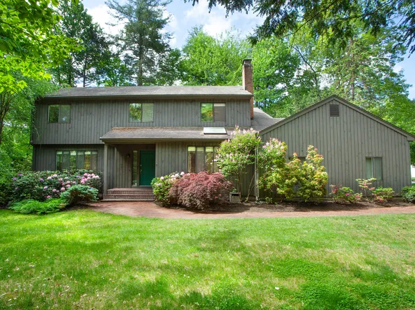 2 Trainor Drive, Simsbury, CT 06089