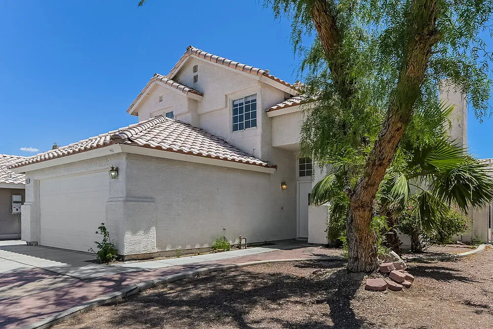 4 bed, 3.0 bath, 1713 sqft, $2,205 — Photo 4