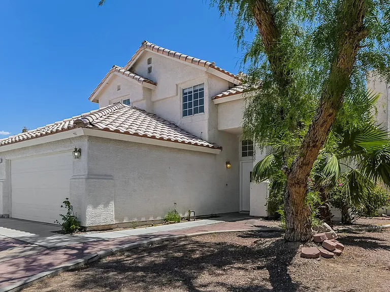 2205 Farmouth Cir — Photo 4