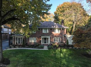 1206 Sunset View Dr, Akron, OH 44313